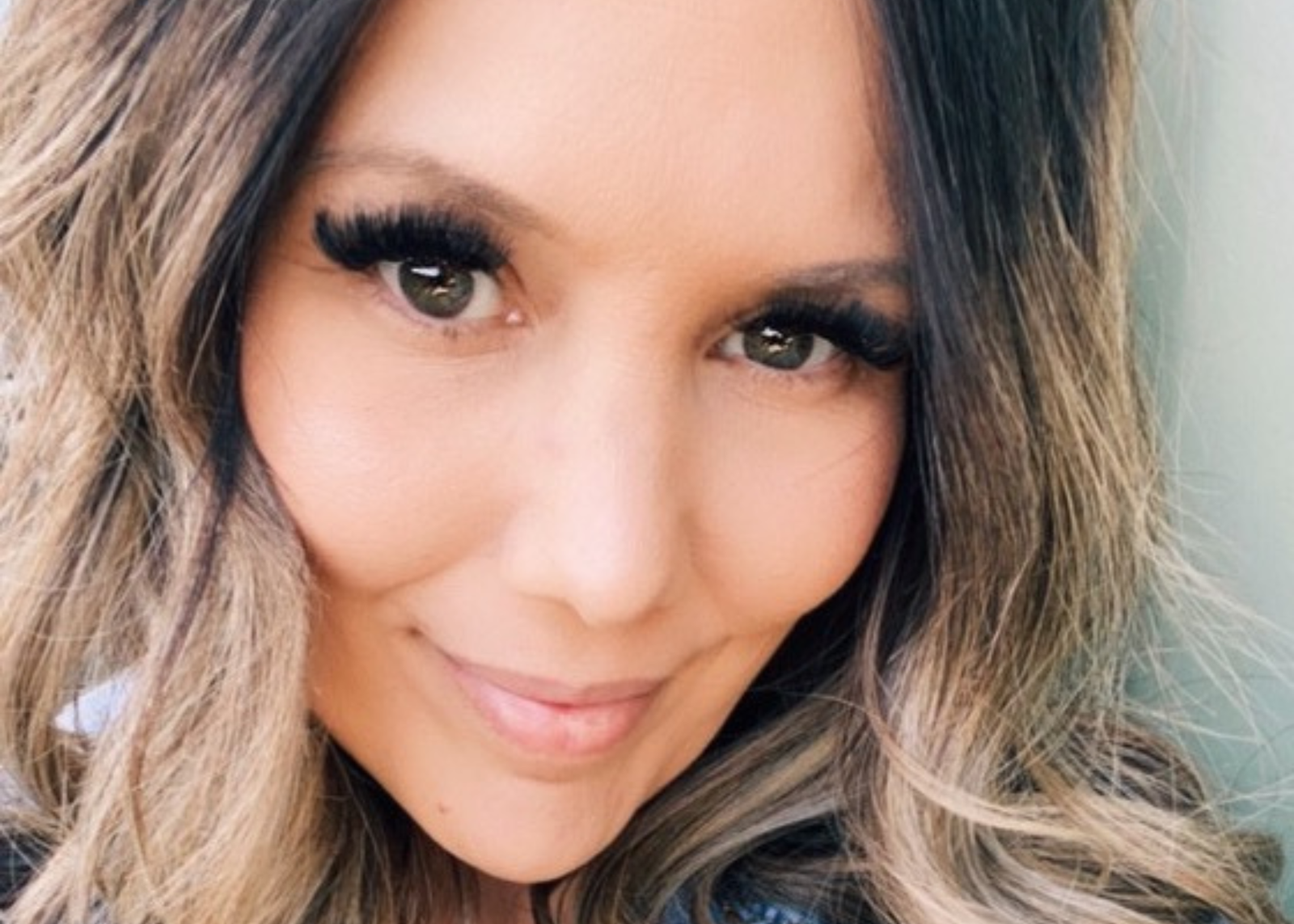 ashley ward headshot